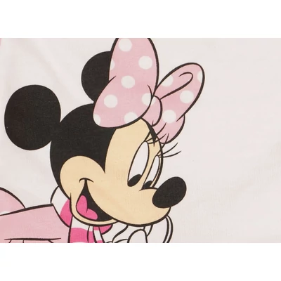 Vastag Minnie rugdalózó